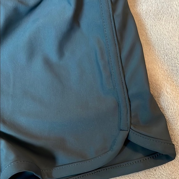 Runway Athletic Quick Dry Shorts Size 6/7 - Picture 2 of 6